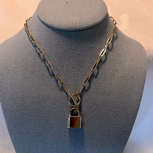 Gold Tone Lock Toggle Paper Clip Link Chain - Picture 1 of 6